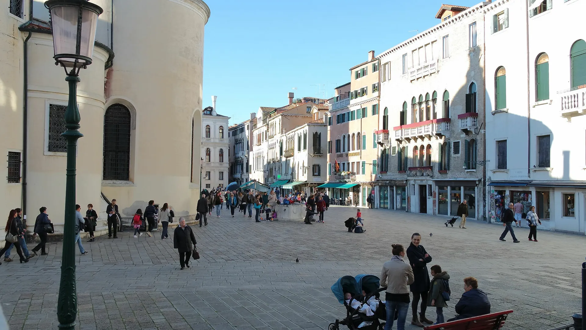 Venicevillas Castello contacts